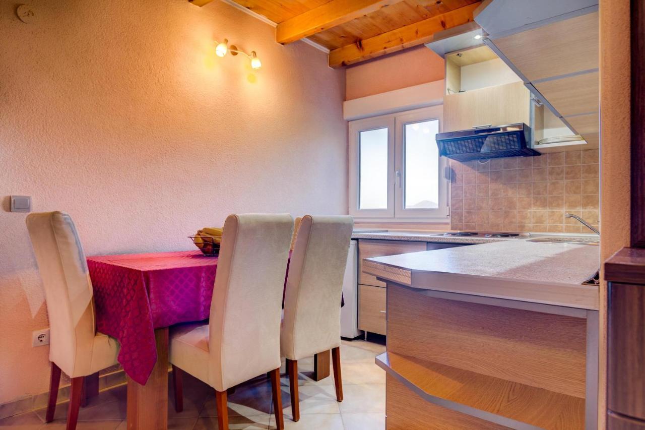 Apartments Vesna Тиват Экстерьер фото