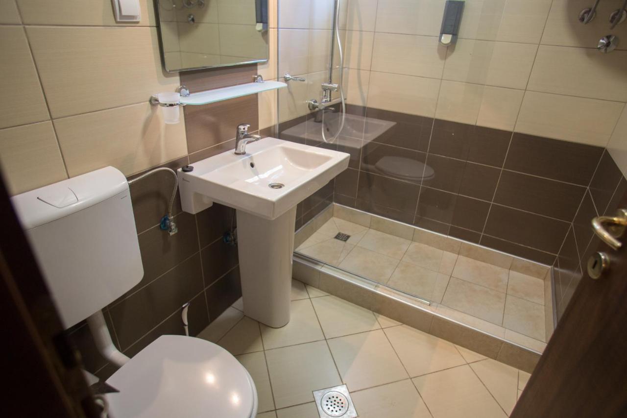 Apartments Vesna Тиват Экстерьер фото