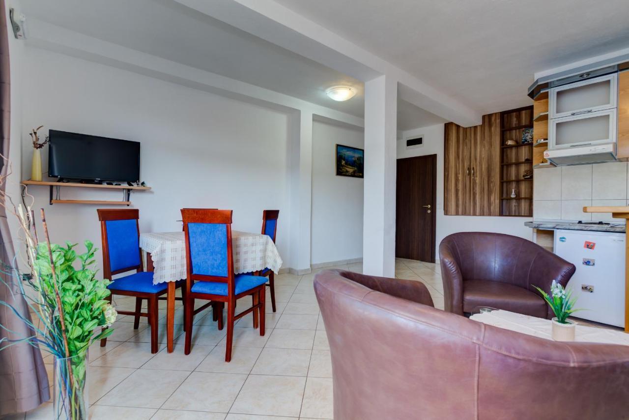 Apartments Vesna Тиват Экстерьер фото