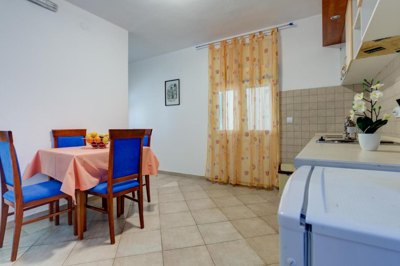 Apartments Vesna Тиват Экстерьер фото